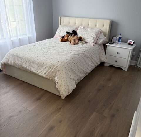 MOHAWK REVWOOD, GARDENIA LAKE COLOR ACORN OAK